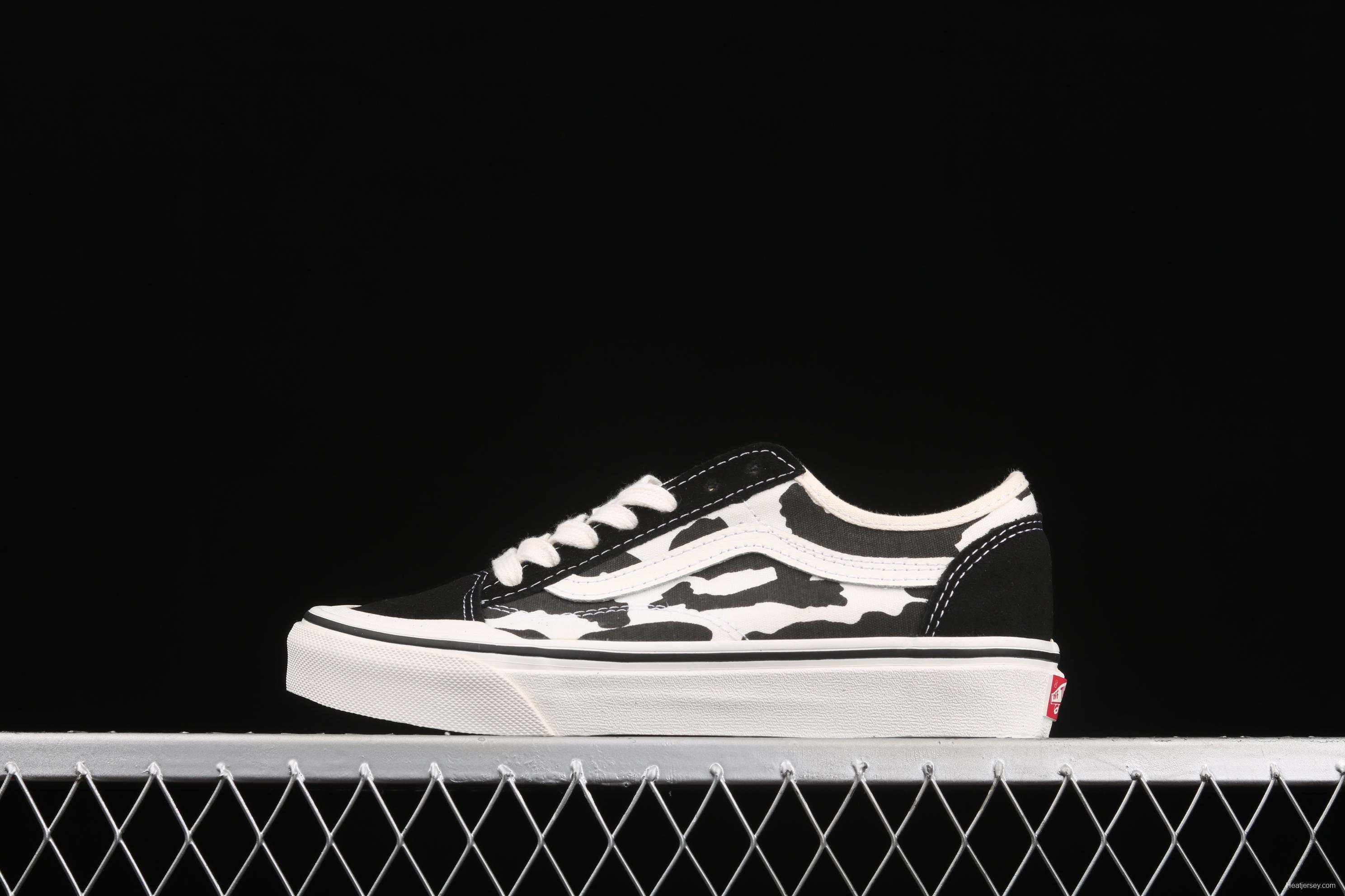 Vans Style 36 Decon SF GD overseas limited black-and-white cow graffiti low-top shoes VN0A5HFF2Z3