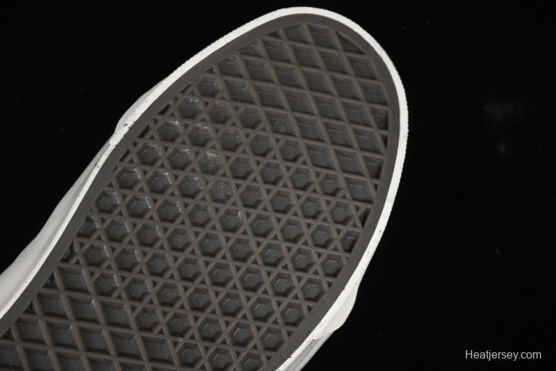 Vans Premium Sk8-Mid Retro Casual Mid-Top Skate Shoes with Checkerboard Design - VN000CQQBLK